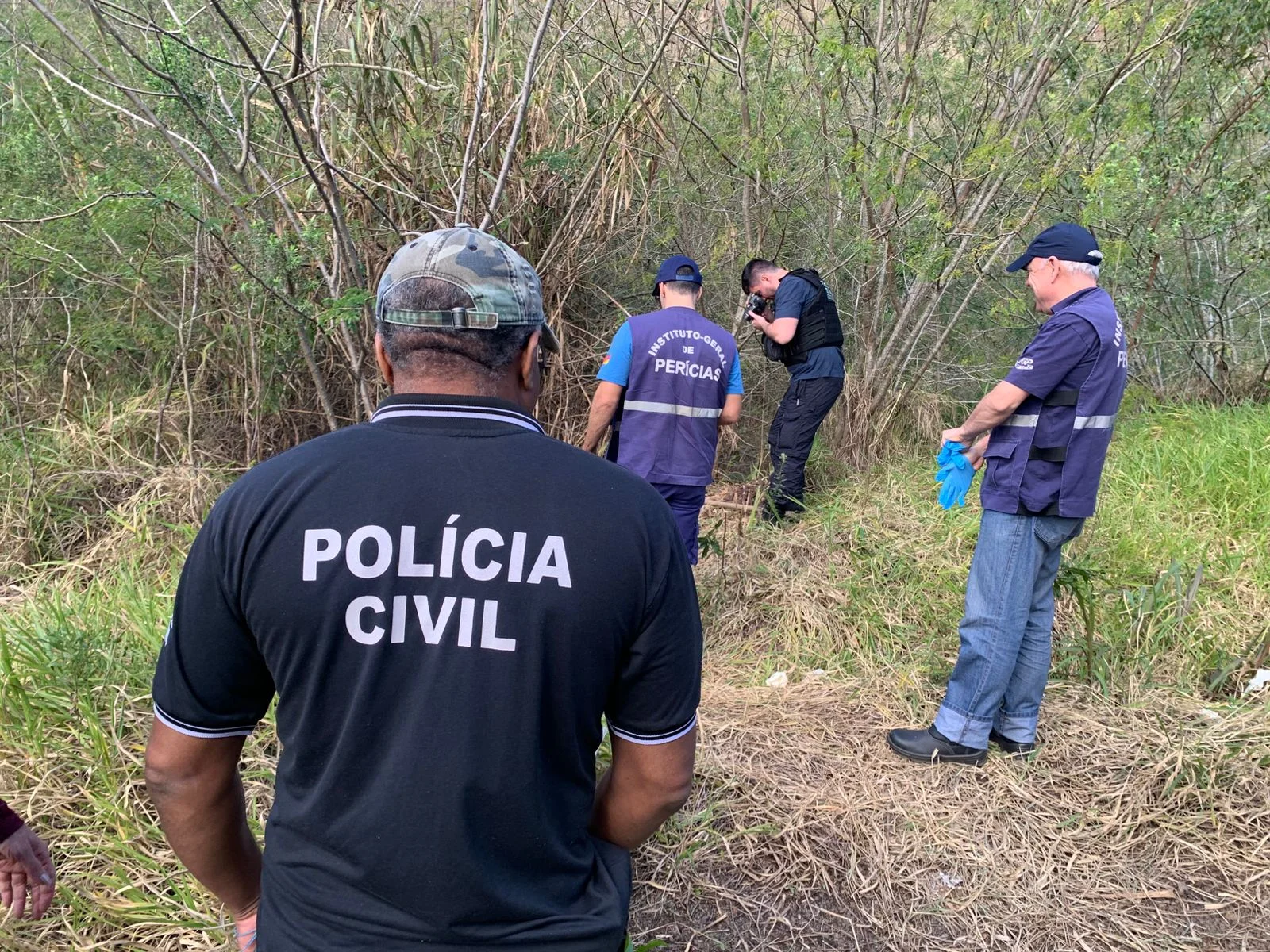 Dois corpos em Taquara: Suspeitos de matar jovem e motorista sobre a mesma cova são presos abc+