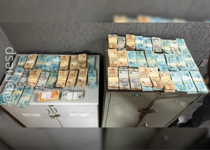 Quase R$ 500 mil dentro de caixa de chocolates: PM apreende dinheiro em Guarulhos G1