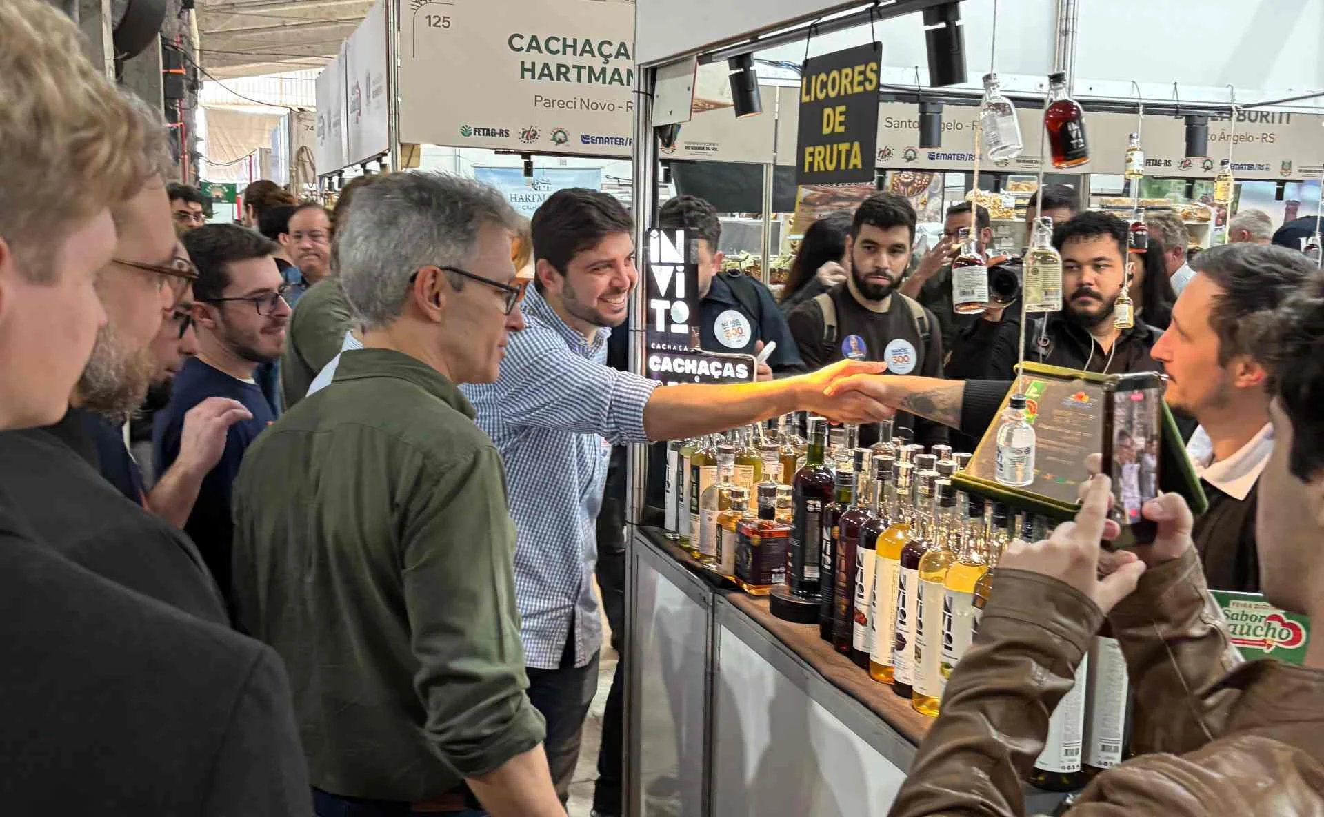 Ficou melhor do que a mineira , diz Zema sobre produto de Novo Hamburgo na Expointer abc+
