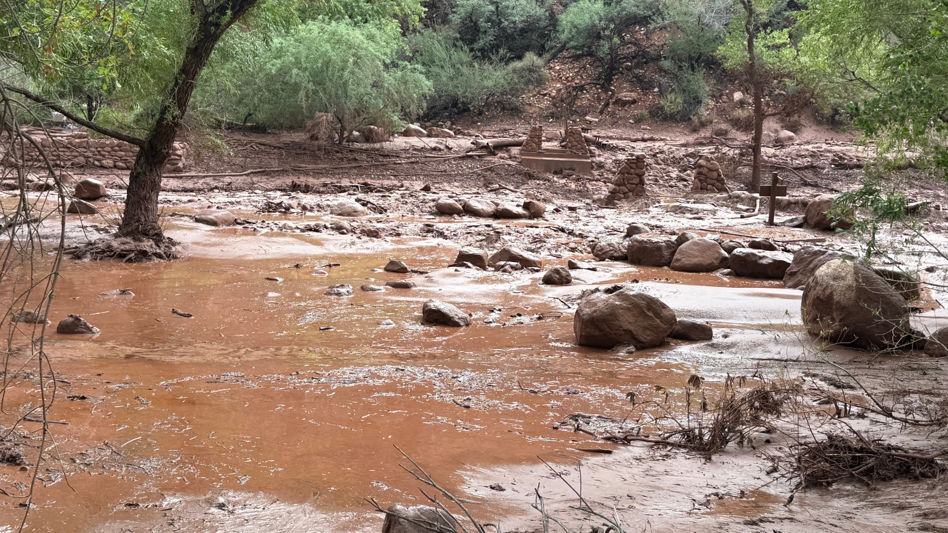 Enchente atinge Grand Canyon, nos EUA há buscas por desaparecidos G1