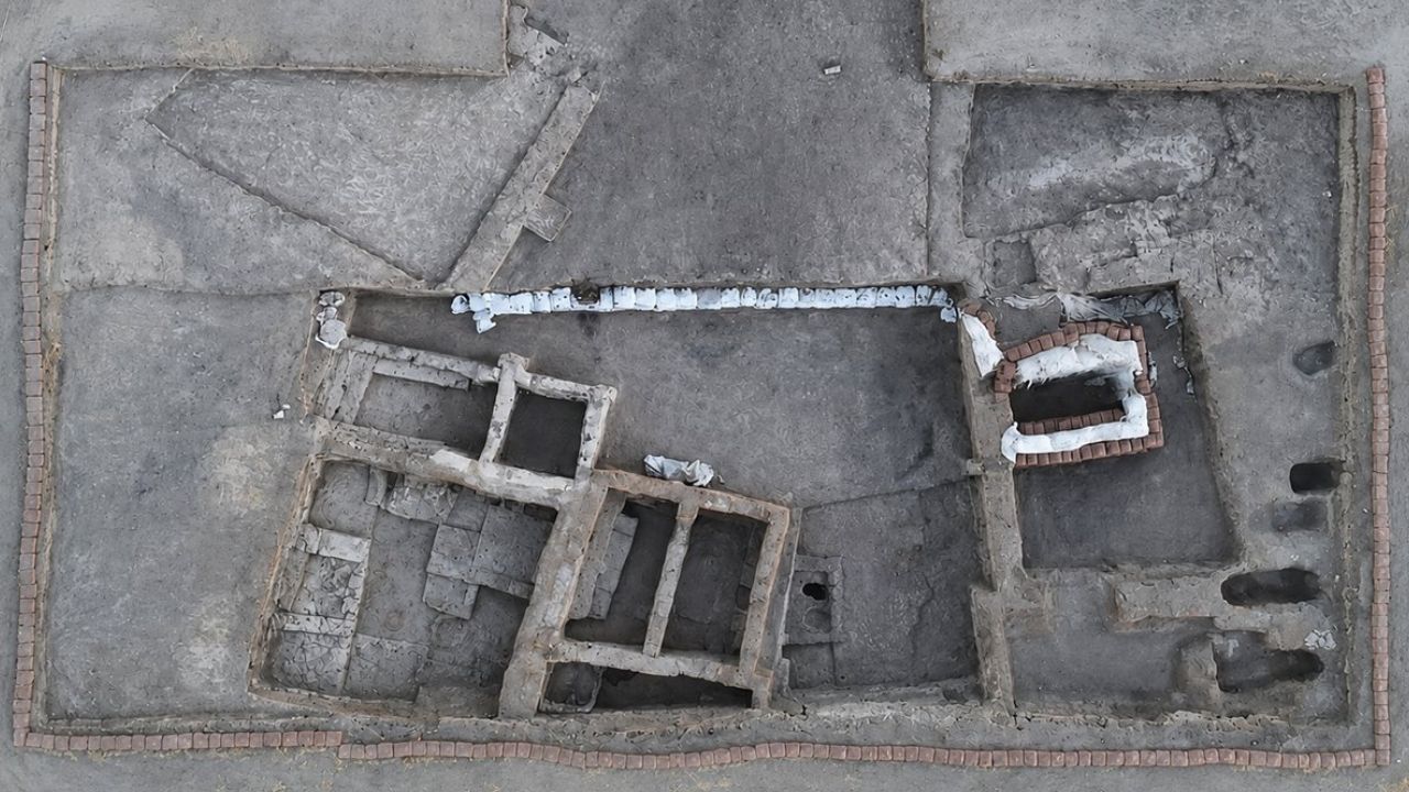 Oito esqueletos de bebês são encontrados ao lado da ‘Casa dos Mortos na Turquia - Aventuras na História