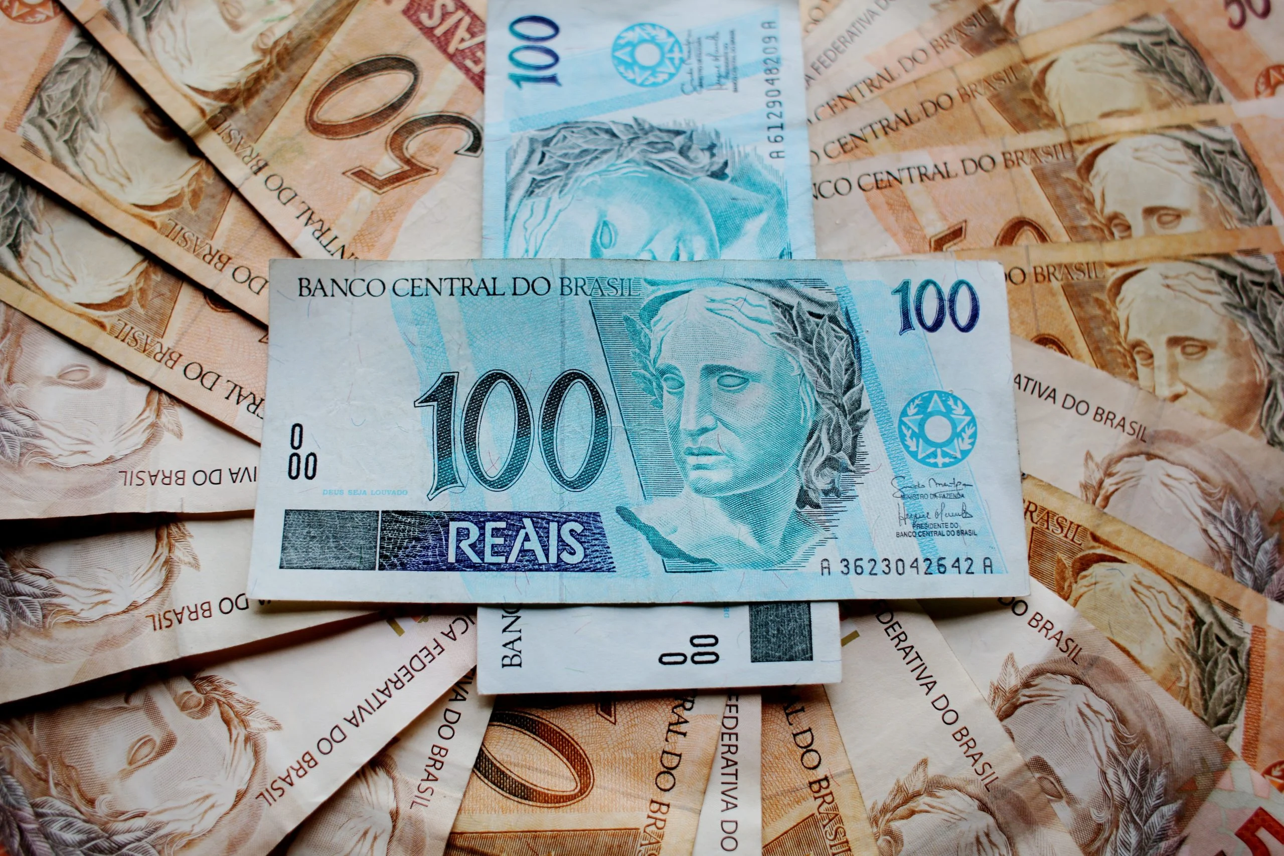 Governo projeta PIB de R$ 14,8 trilhões e alta de 2,46% em 2027