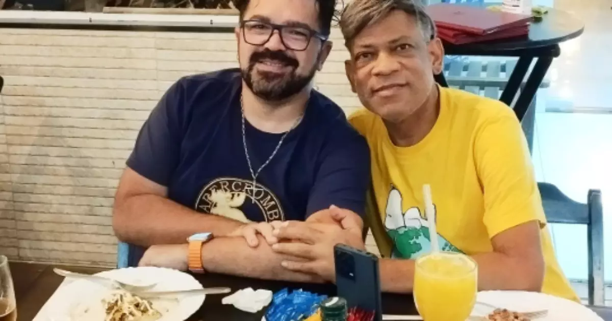 Viúvo de ex-vocalista da banda Calcinha Preta faz homenagem após morte do marido