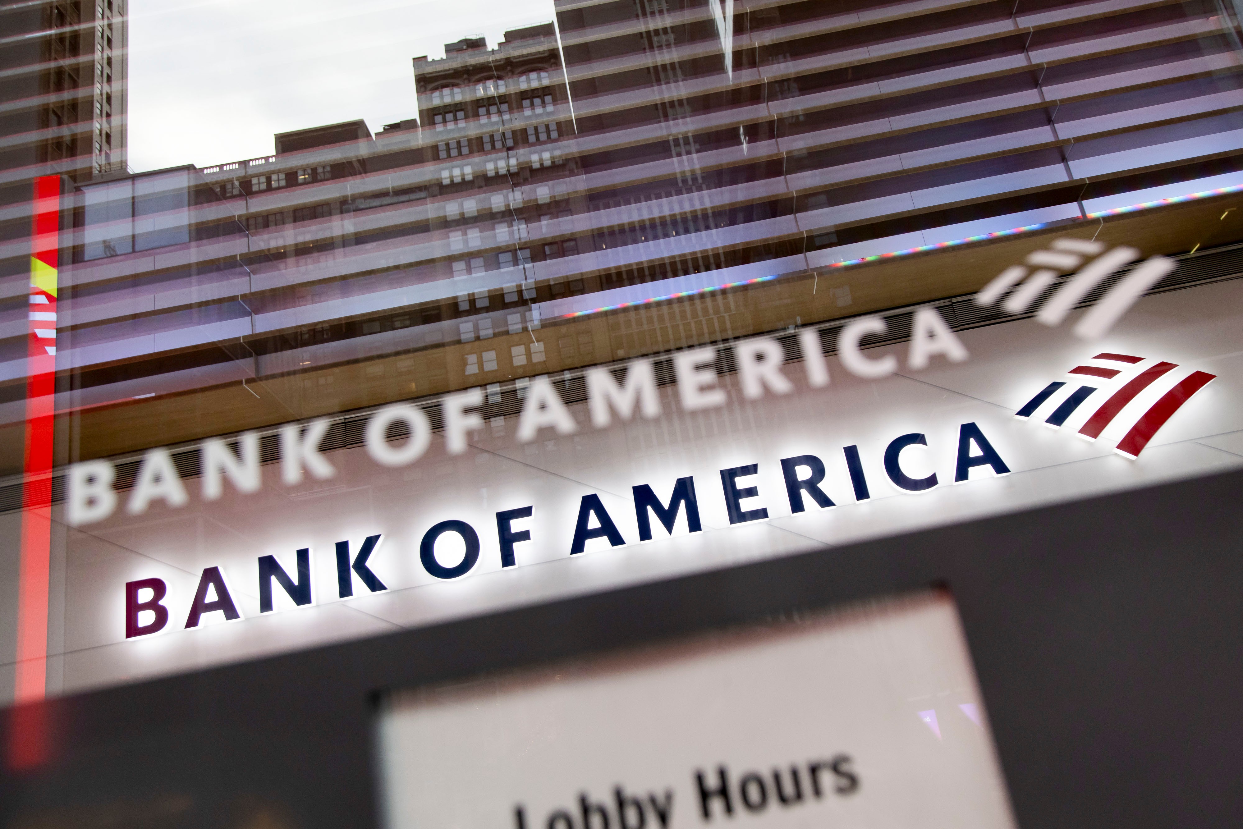 Vice-presidente do Bank of America morre após ser esfaqueada na Times Square