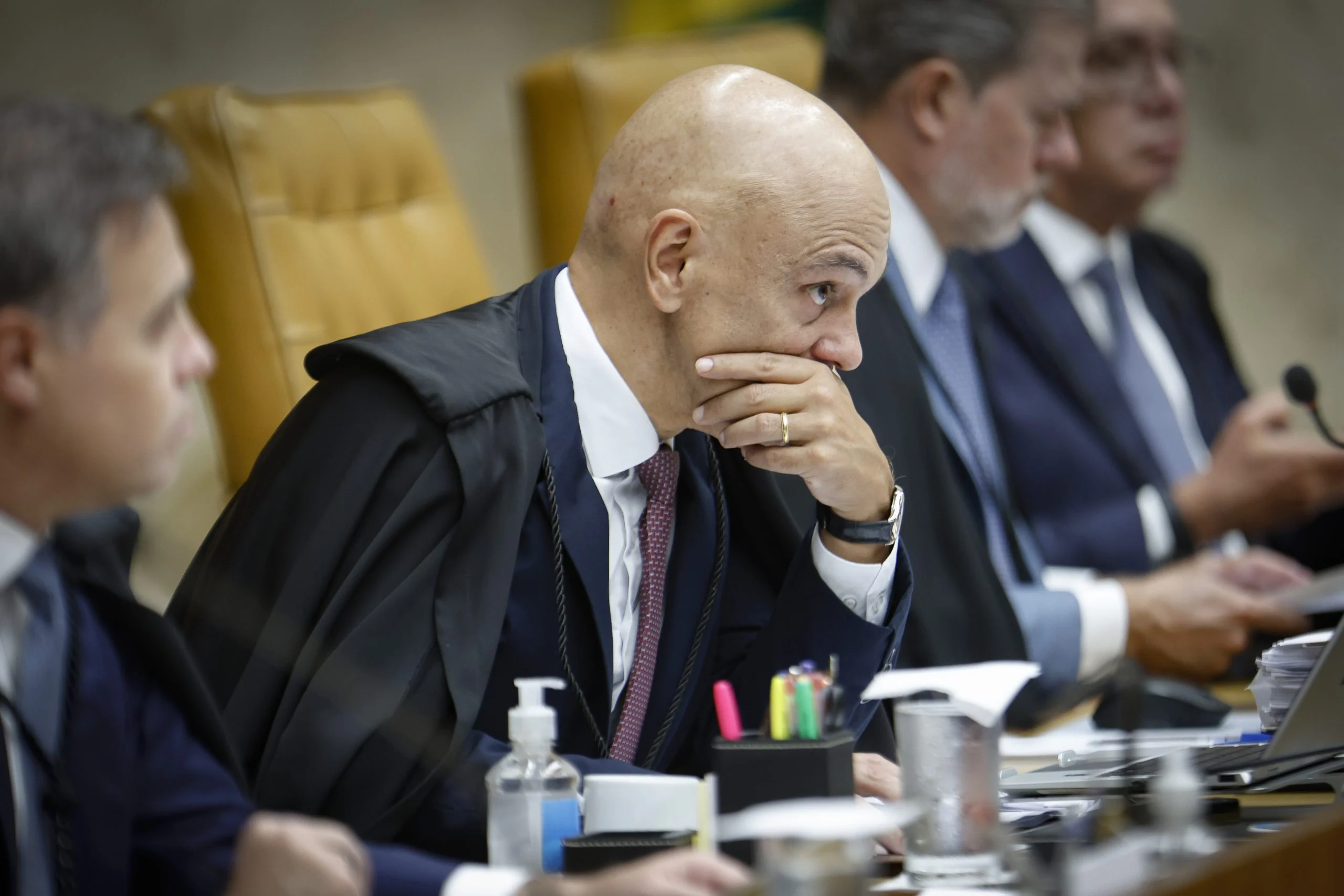 Moraes editou contrato de R$ 131 milhões entre sua mulher e Vorcaro