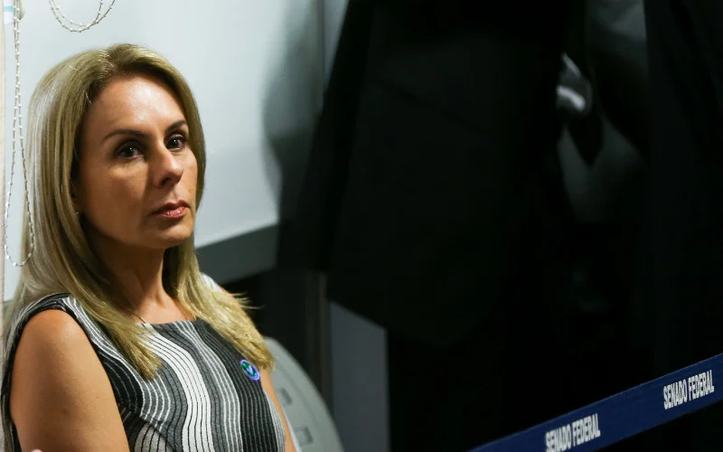 Moraes editou contrato de R$ 131 milhões entre escritório da esposa com Vorcaro abc+