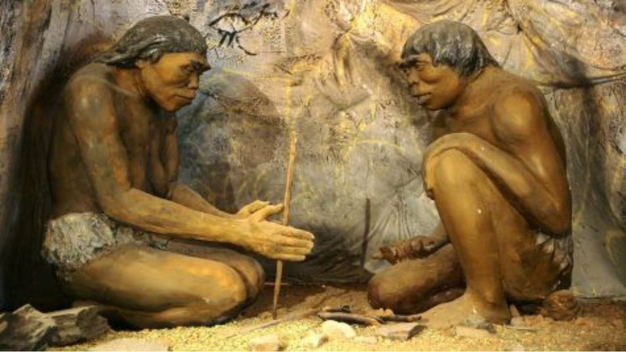 Fala humana nasceu das fofocas ancestrais ao redor de fogueiras pré-históricas - Aventuras na História