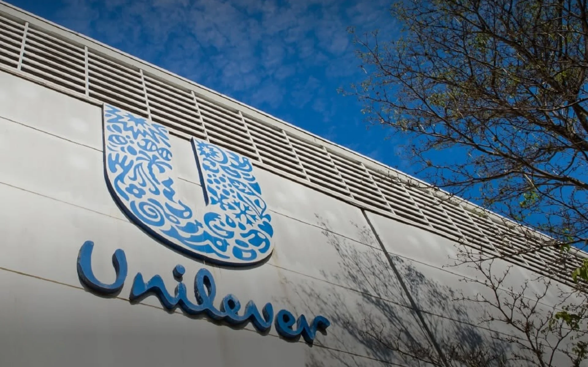 Anvisa suspende produção em fábrica Unilever para evitar possível risco à saúde pública no futuro abc+