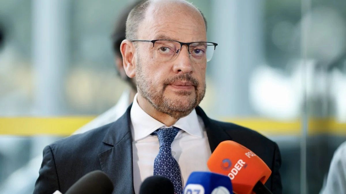 Governo interino de Ricardo Couto no RJ é aprovado por 50%