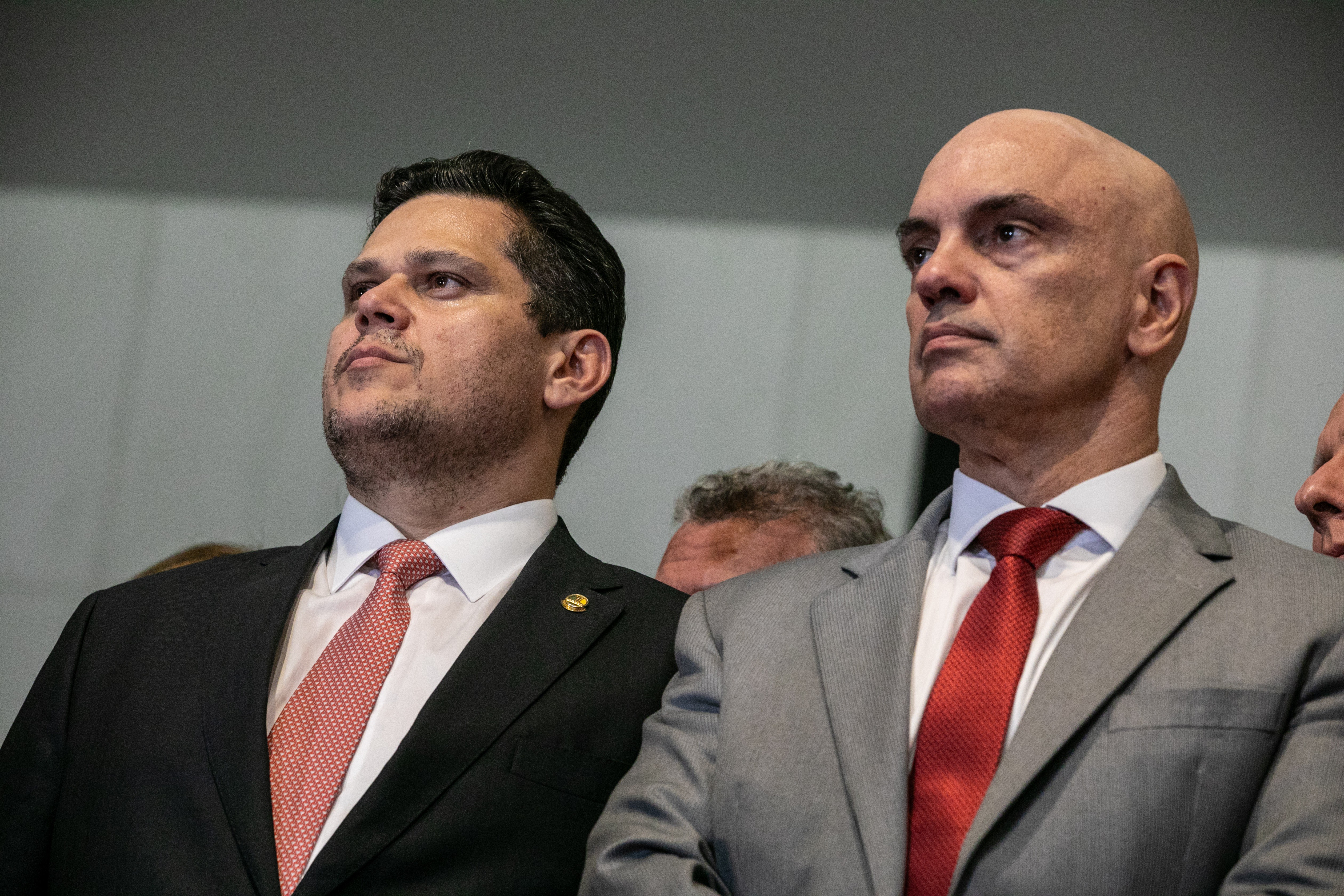 Moraes se reuniu por três horas com Alcolumbre antes de investir contra Mendonça em inquérito das fake news