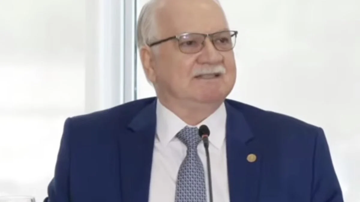 Fachin diz que crise no STF torna urgente fim do inquérito das fake news