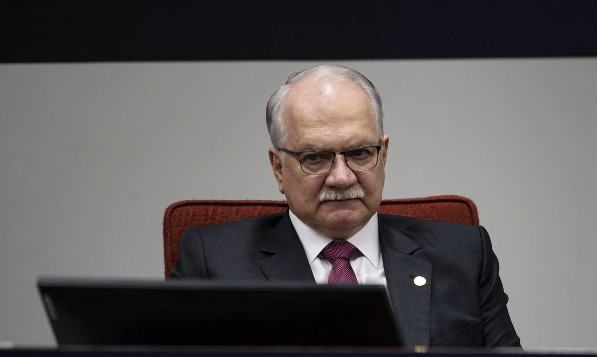 Fachin retira pedido de Moraes contra Mendonça do inquérito das fake news abc+