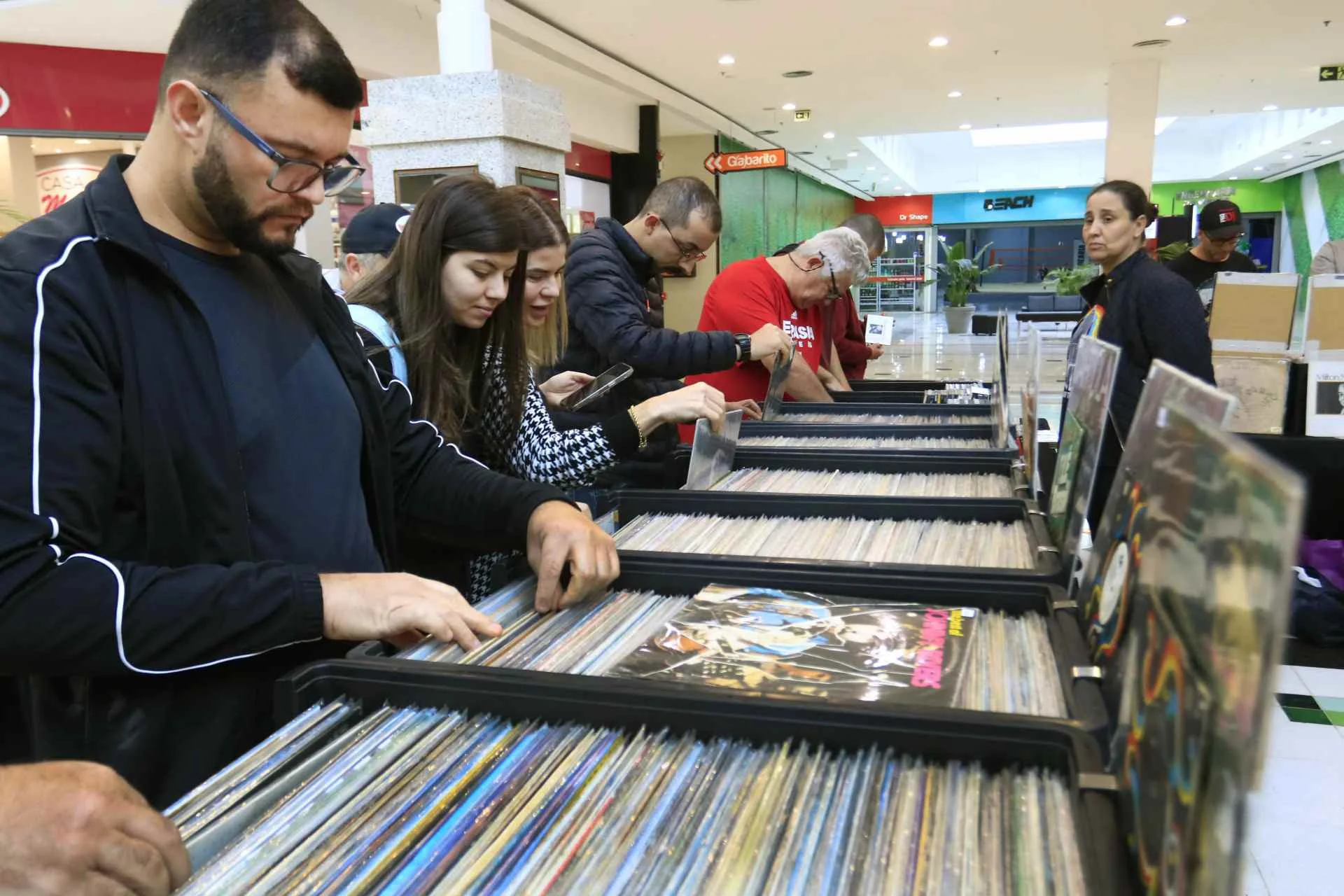 Canoas Shopping recebe edição comemorativa da Feira de Vinil confira programação abc+