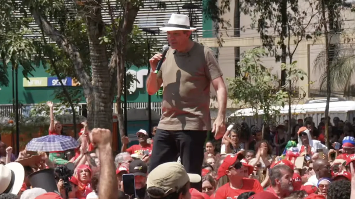 Haddad relaciona Banco Master à família Bolsonaro e os chama de máfia
