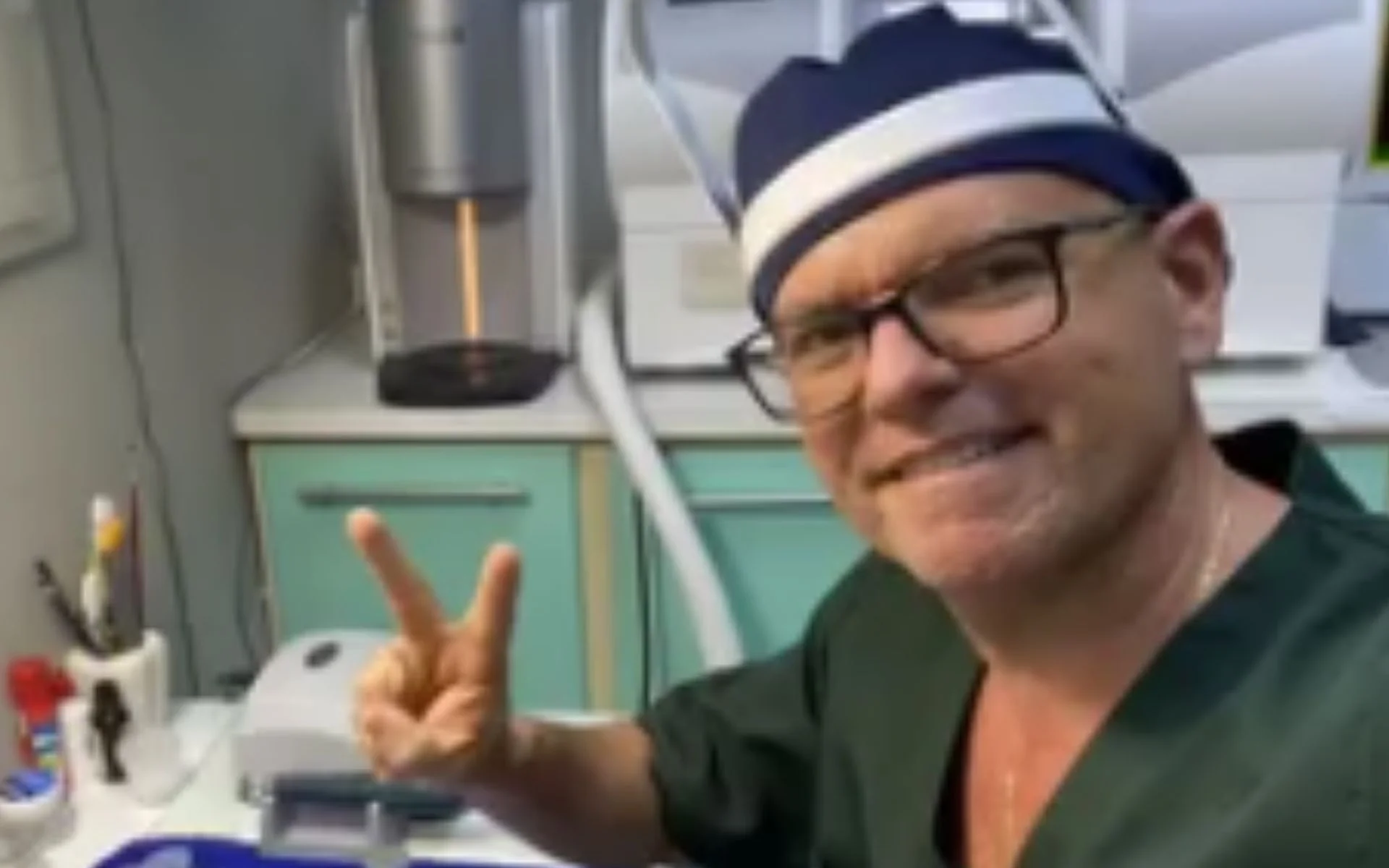 Morre dentista de 52 anos que despencou de parapente no Morro Ferrabraz abc+