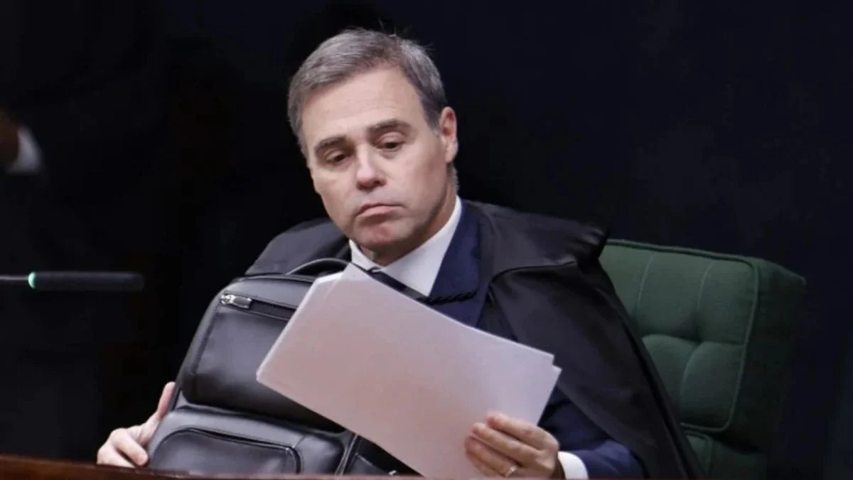 Mendonça diz que inteligência da PF monitorou ele e Jorge Messias