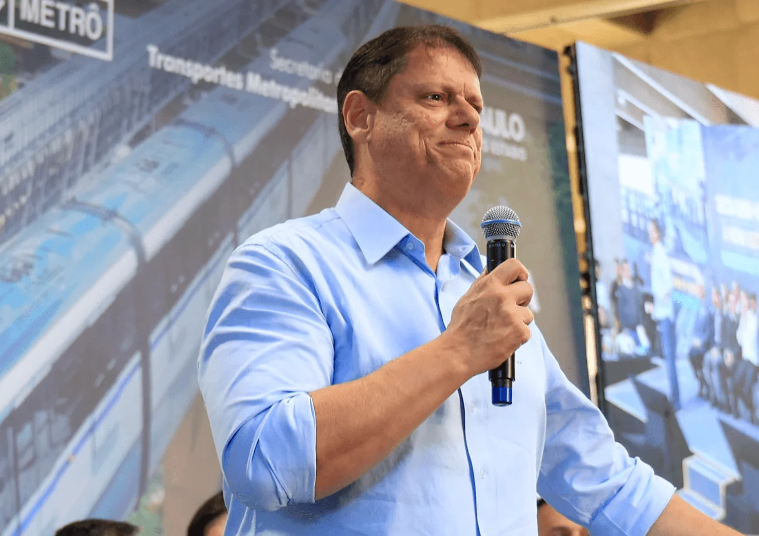 Tarcísio de Freitas vence no 1º turno em SP, diz pesquisa