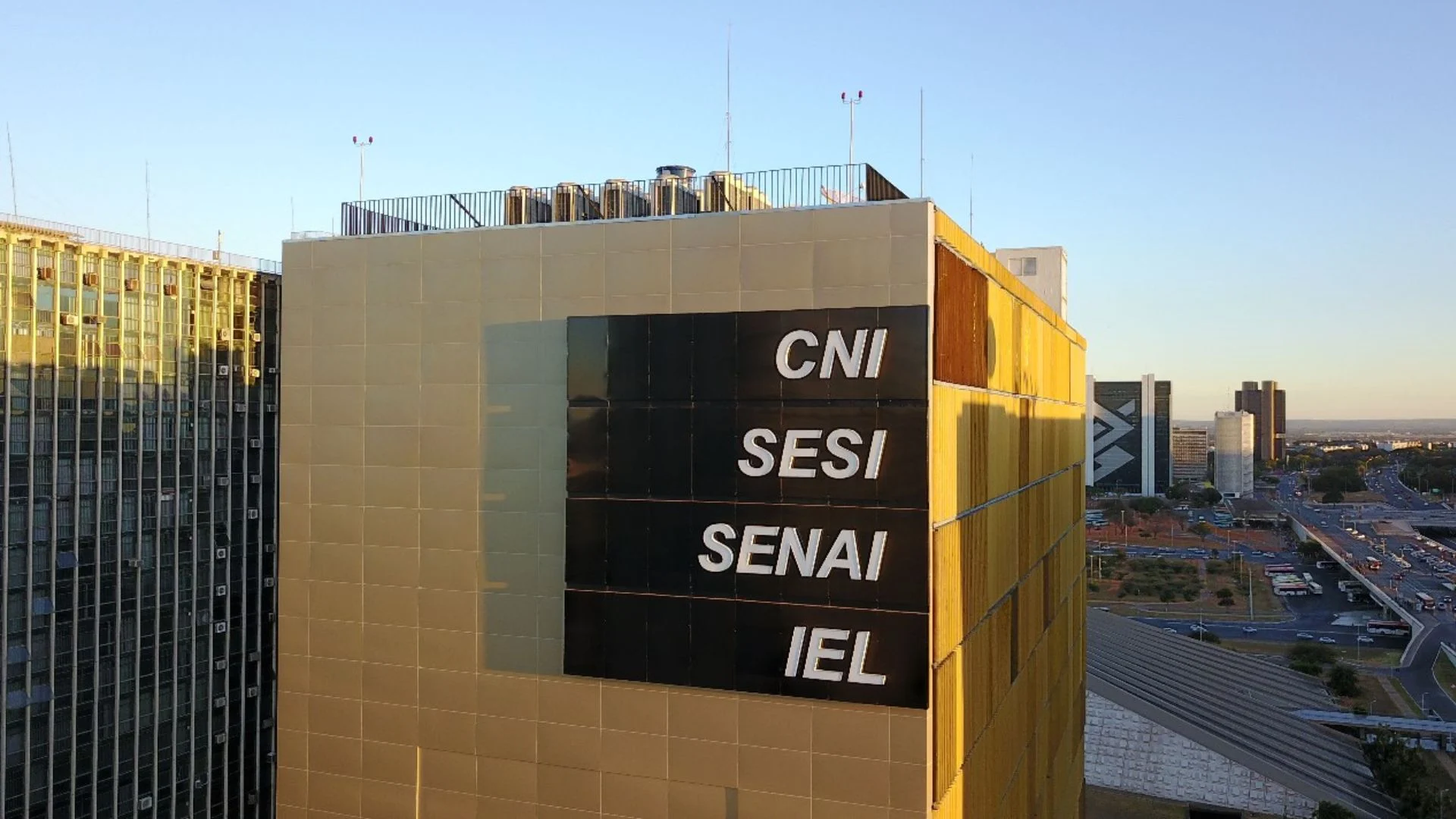 CNI pede “reação institucional vigorosa” à crise no Supremo