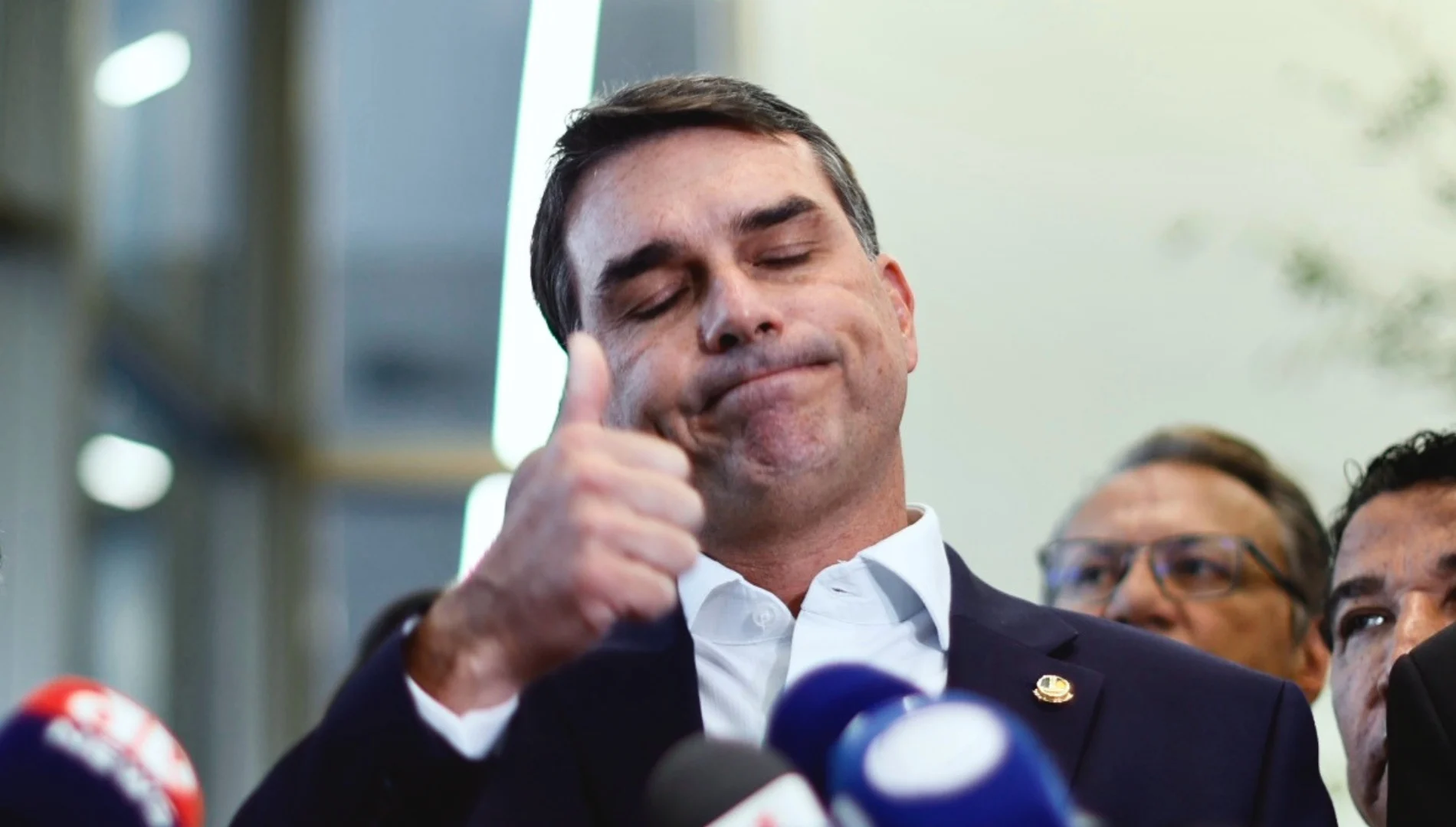 Caso Dark Horse : delação de Mineiro não assusta a campanha de Flávio