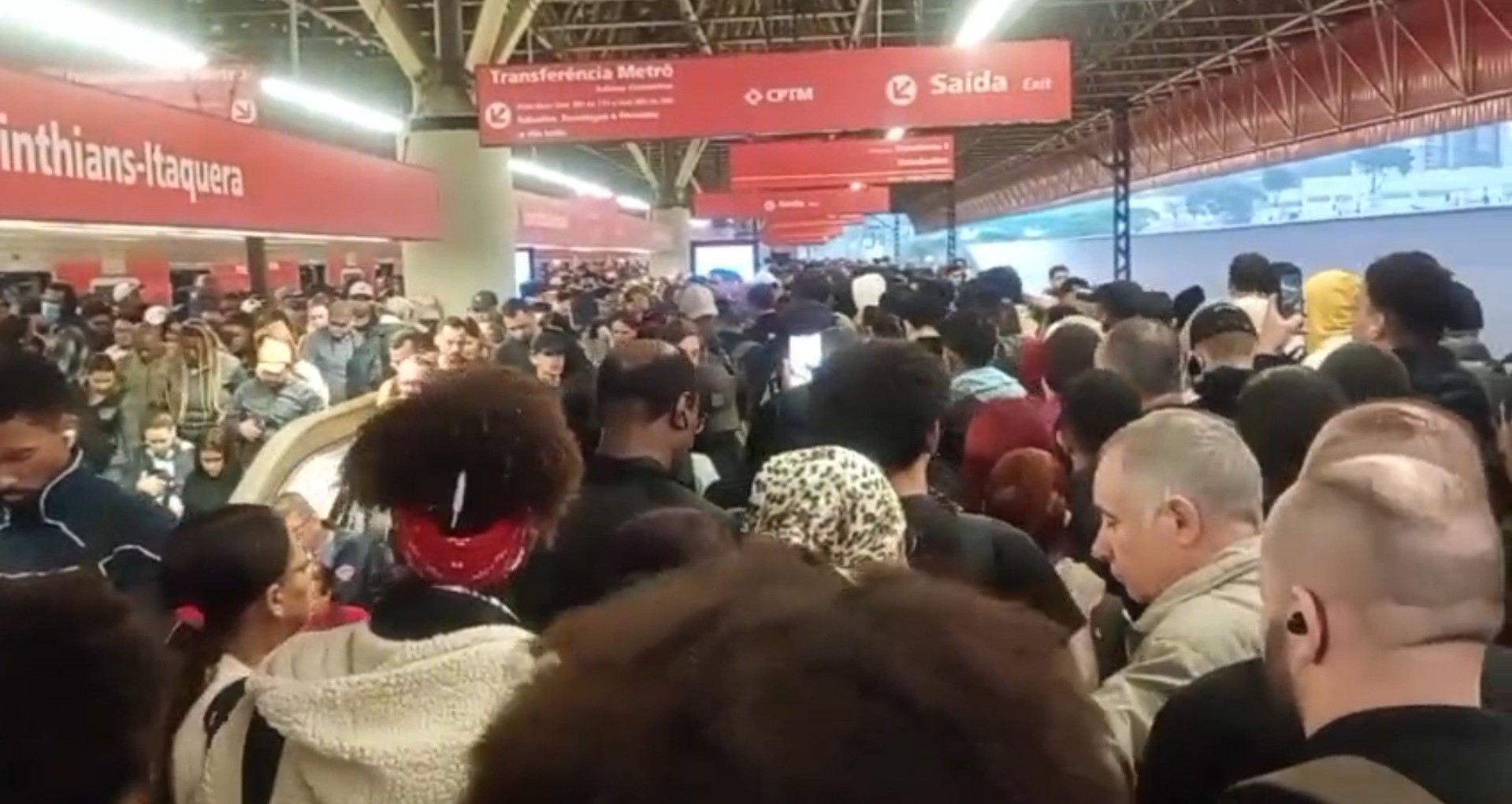 Incêndio em subestação da CPTM afeta linhas 11-Coral e 12-Safira e suspende Expresso Aeroporto em SP G1