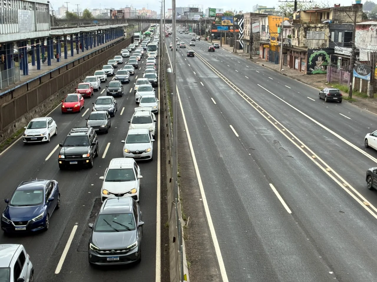 BR-116: Obras causam congestionamento em Canoas abc+