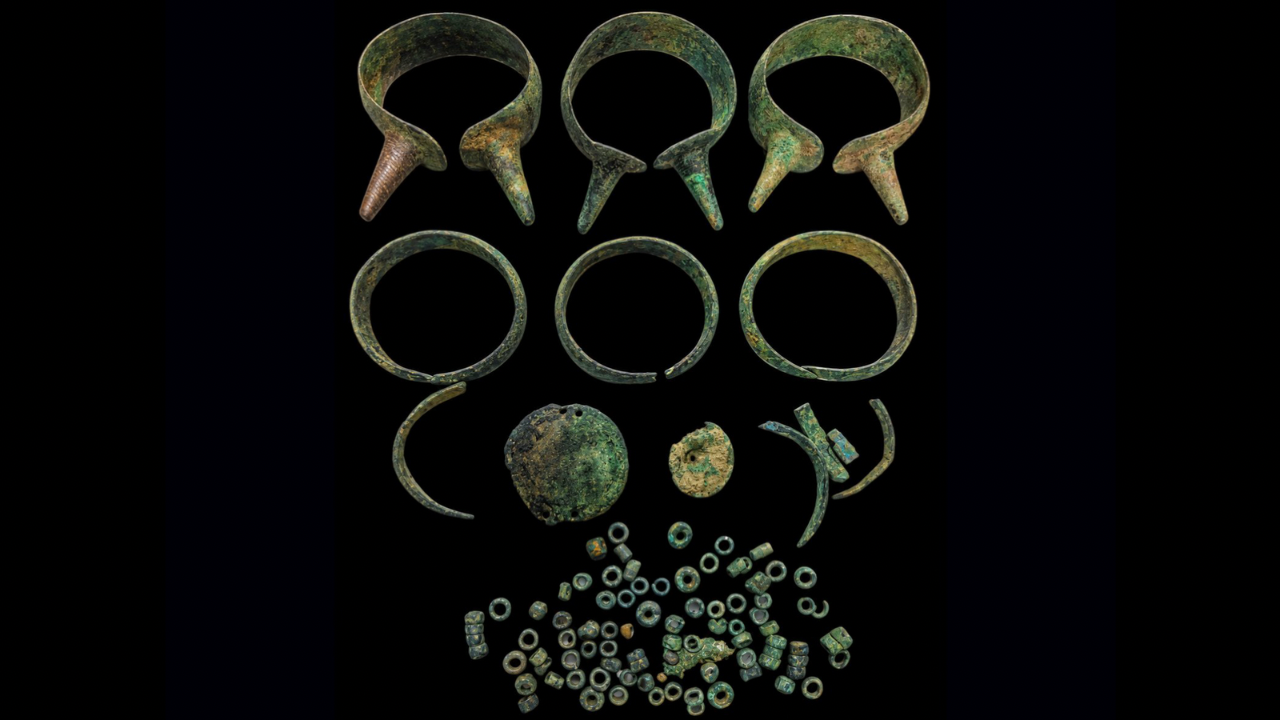 Jóias de bronze podem revelar origem de antigo enterro no Uzbequistão - Aventuras na História