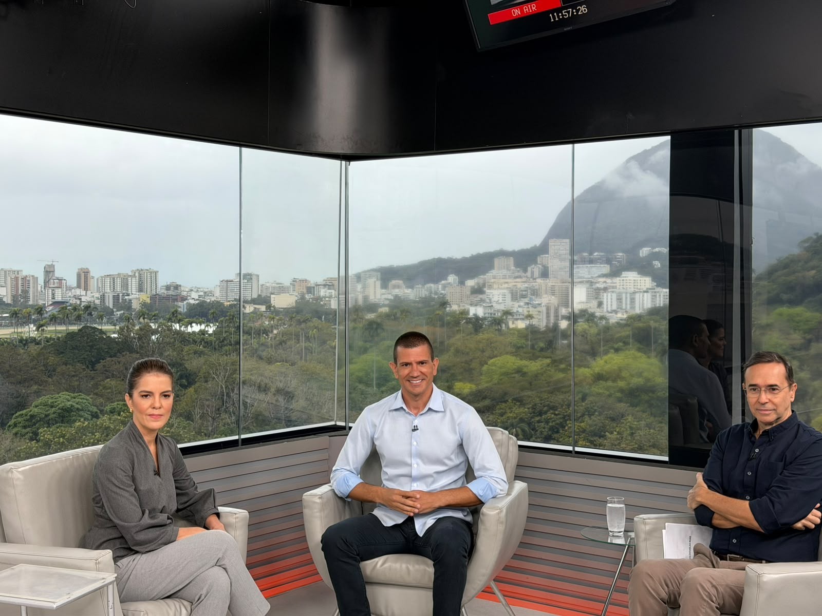 AO VIVO: ASSISTA: RJ1 entrevista Douglas Ruas G1