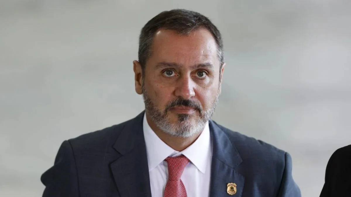 Gilmar chama afastamento de Andrei de “vexame” e Fux rebate