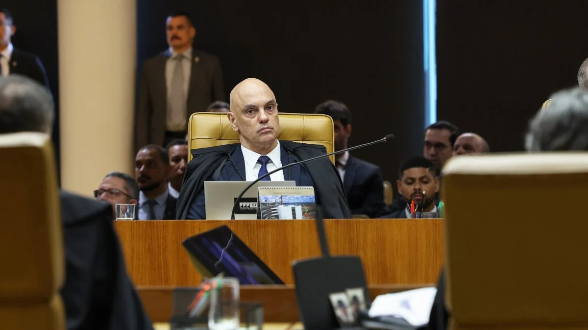 Supremo salva Alexandre de Moraes por até 90 dias