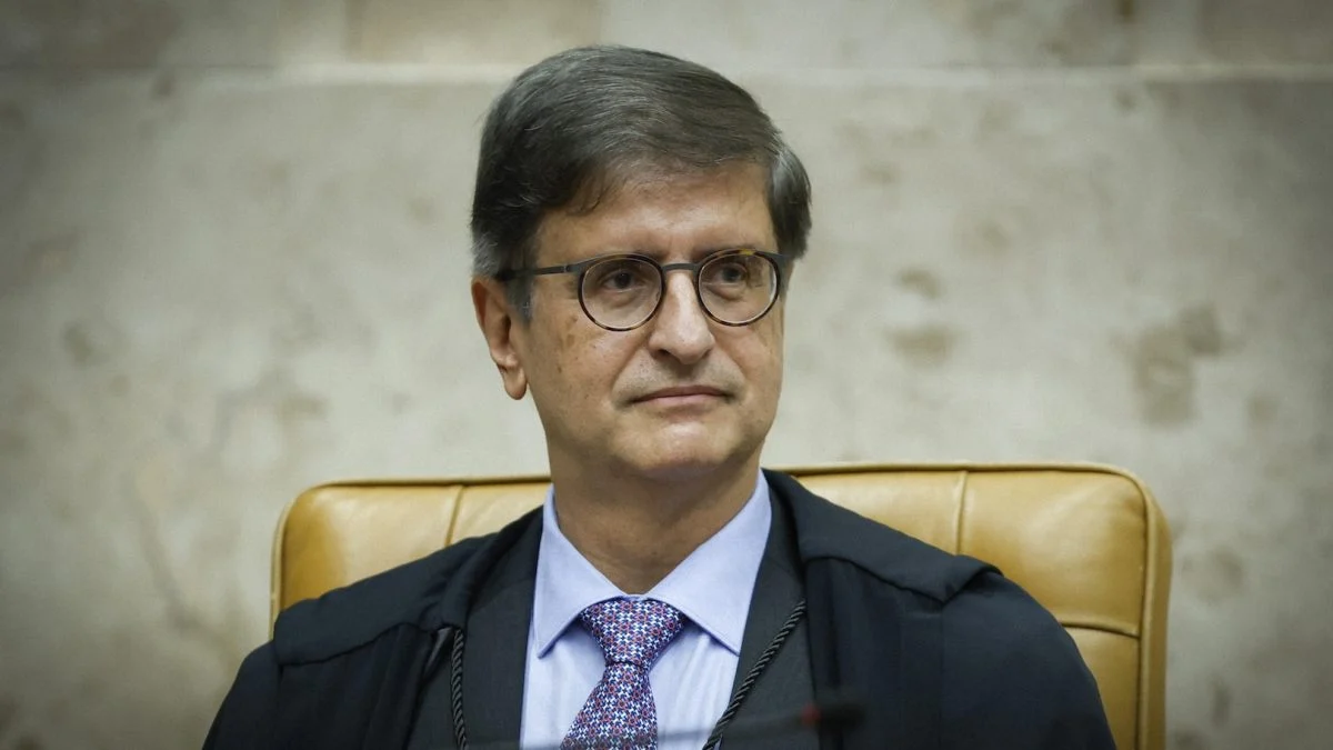 Demóstenes Torres As mãos no fogo por Gonet