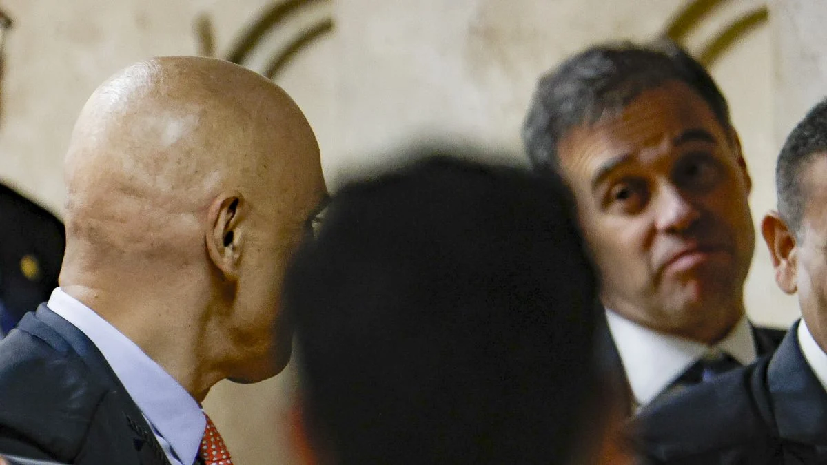 Mendonça cobra da PF cópia de HD sobre Vorcaro dada a ministros