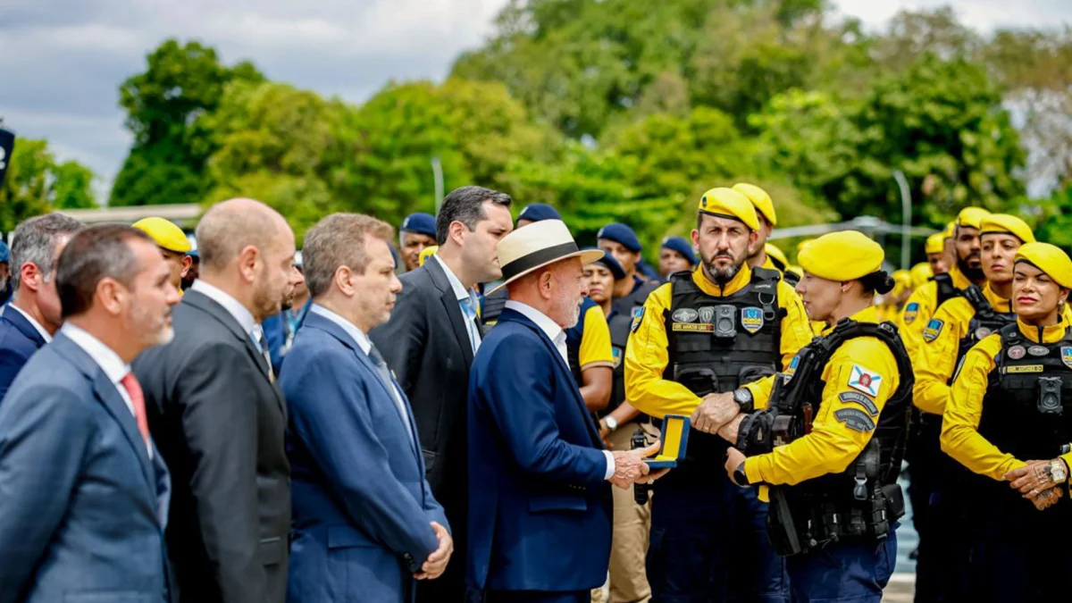 Lula tenta reagir à direita e lança ação contra crime organizado no RJ