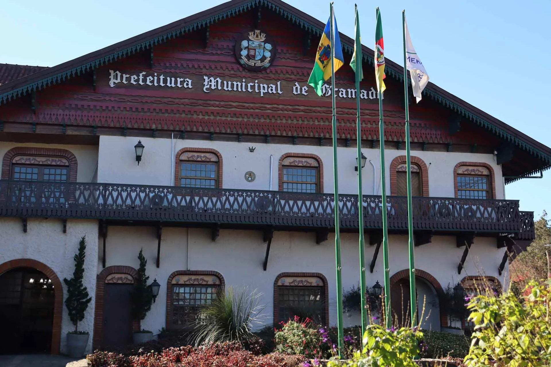 Prefeitura de Gramado abre processo seletivo para pedreiro remuneração é de R$ 3,9 mil abc+
