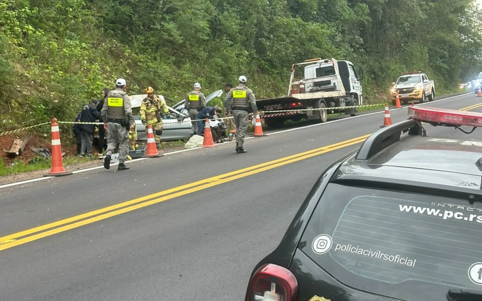 Veja vídeo: Identificado passageiro de 28 anos que morreu em capotagem de carro com 6 pessoas abc+