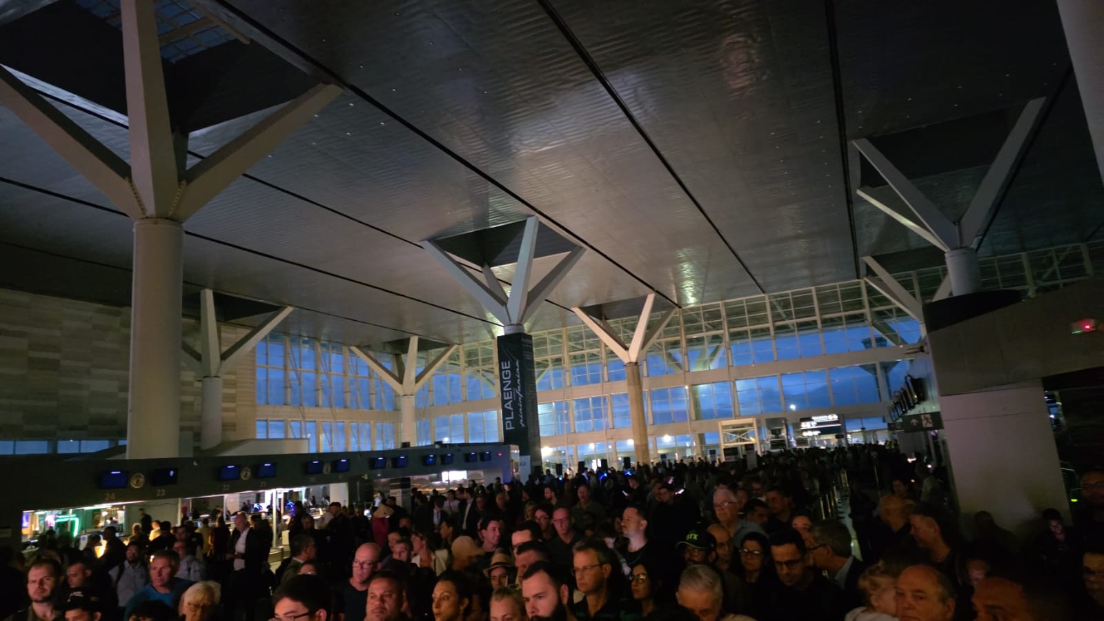 Aeroporto de Viracopos: falta de energia causa filas e atrasos G1