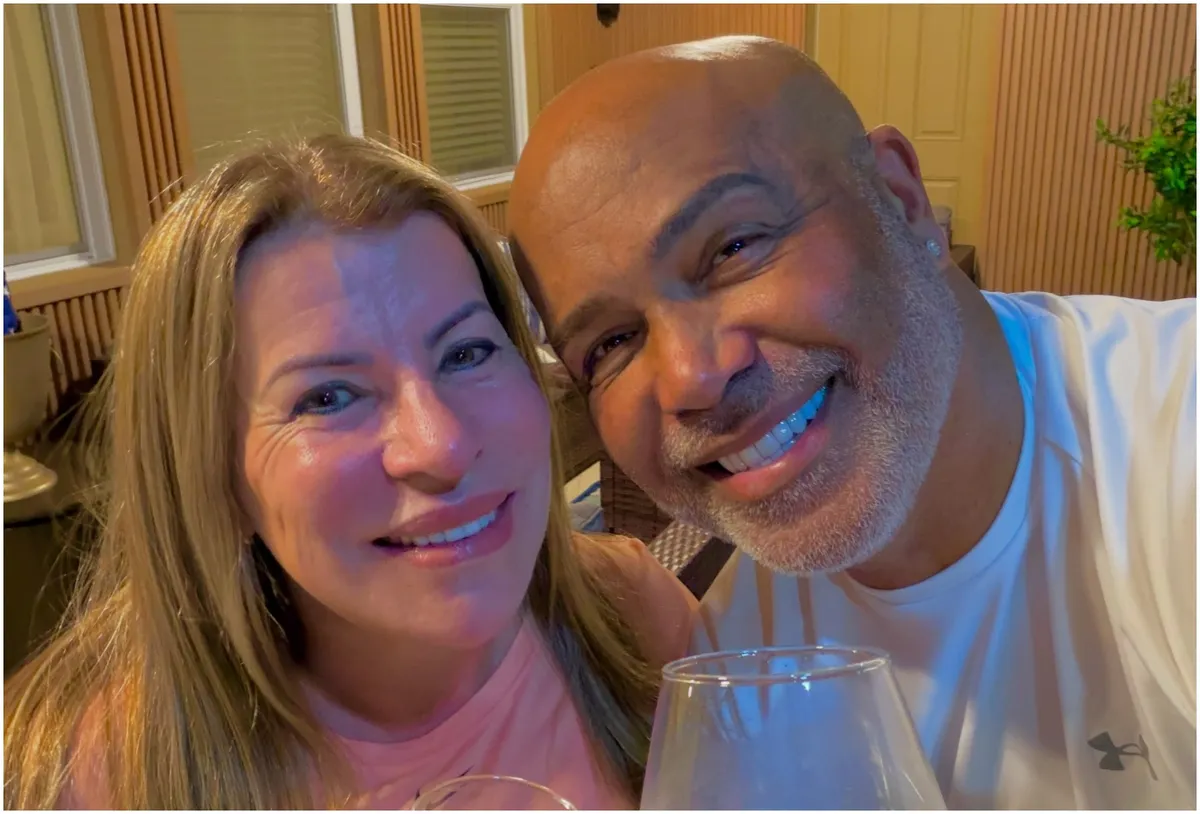 Esposa de Rick deixa os EUA e retorna ao Brasil após marido desaparecer junto com helicóptero