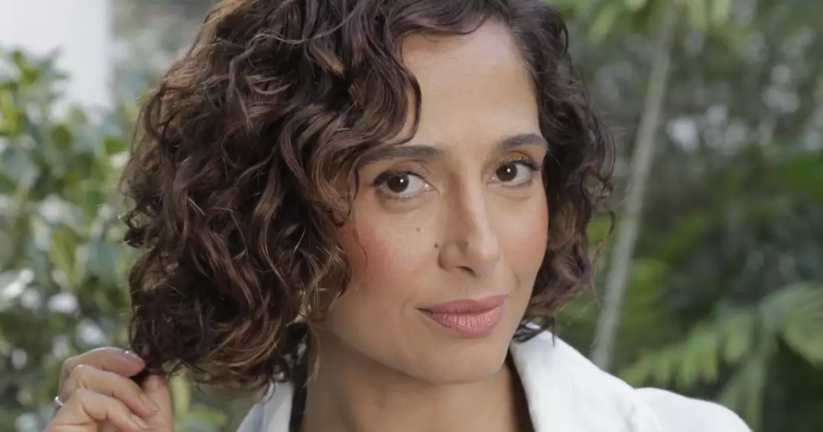 Quebrou o silêncio: Camila Pitanga publica vídeo denúncia contra Flávio Bolsonaro e viraliza