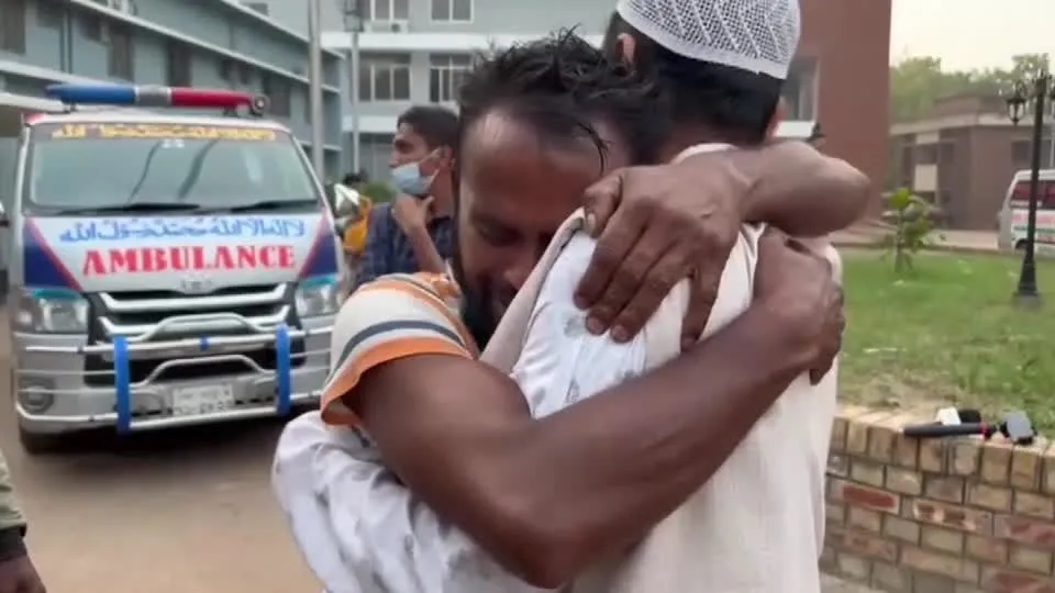 Ônibus cai em rio e deixa ao menos 24 mortos em Bangladesh | CNN Brasil