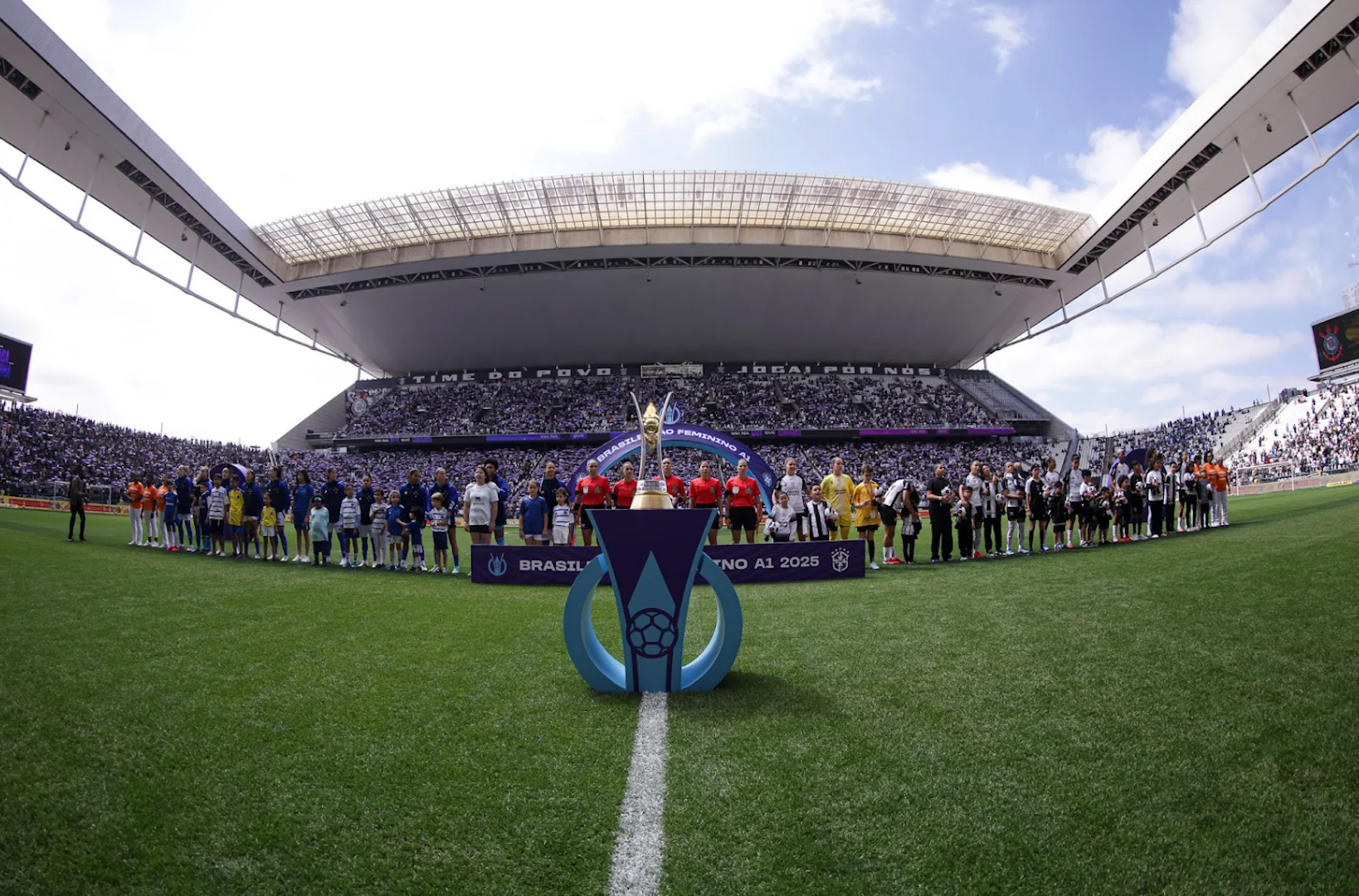 Líbia Macedo Futebol feminino precisa ir além do entusiasmo