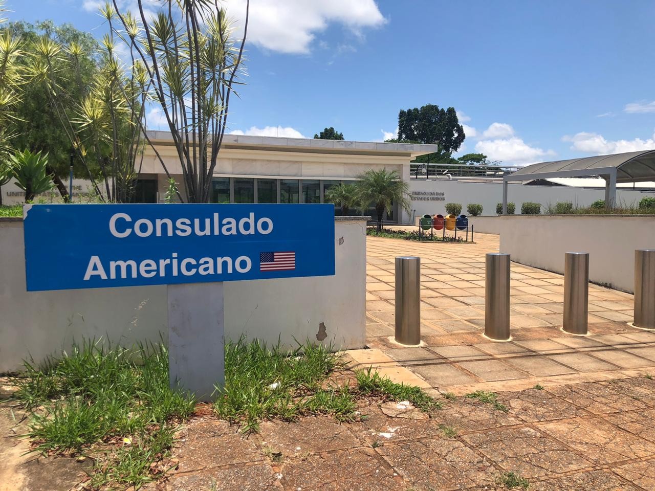 EUA suspendem serviços da Embaixada no Brasil G1