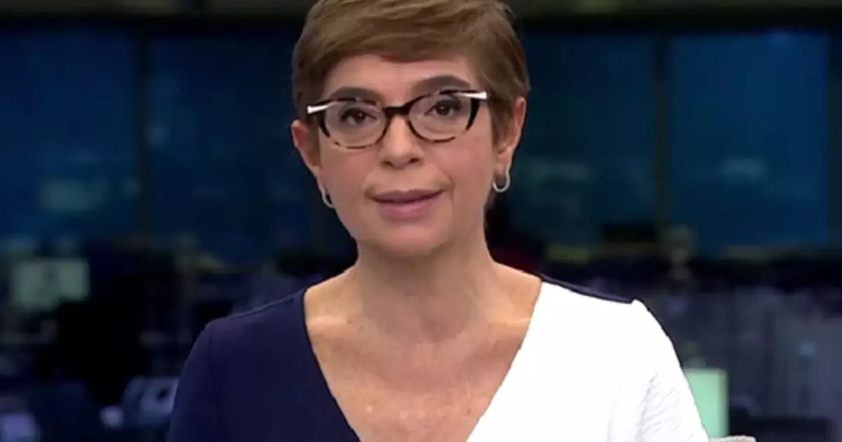 Debochou Renata Lo Prete é flagrada rindo com Tralli durante apurações na Globo