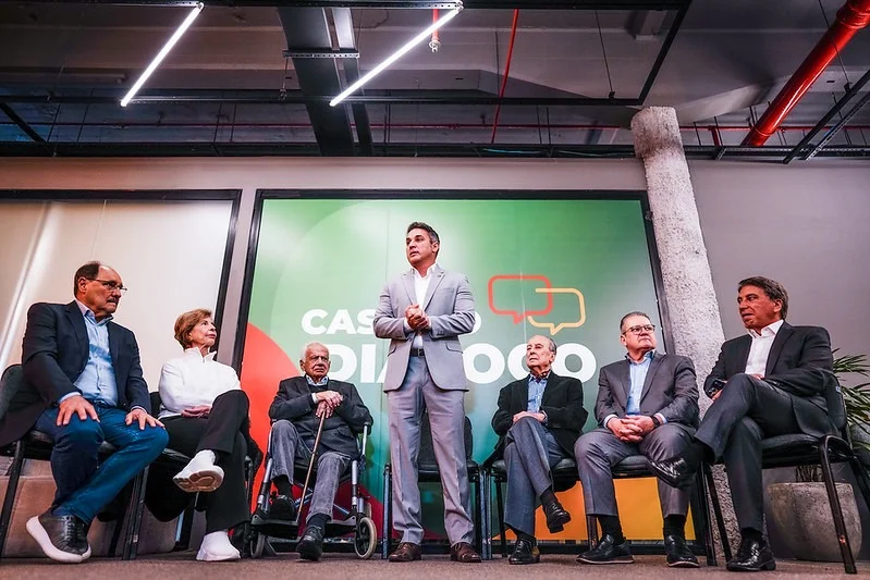 Ex-governadores participam de encontro com Zucco em Porto Alegre abc+