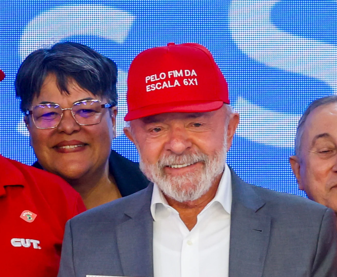 Lula comemora fim da escala 6 X 1: “Sorte do povo brasileiro”