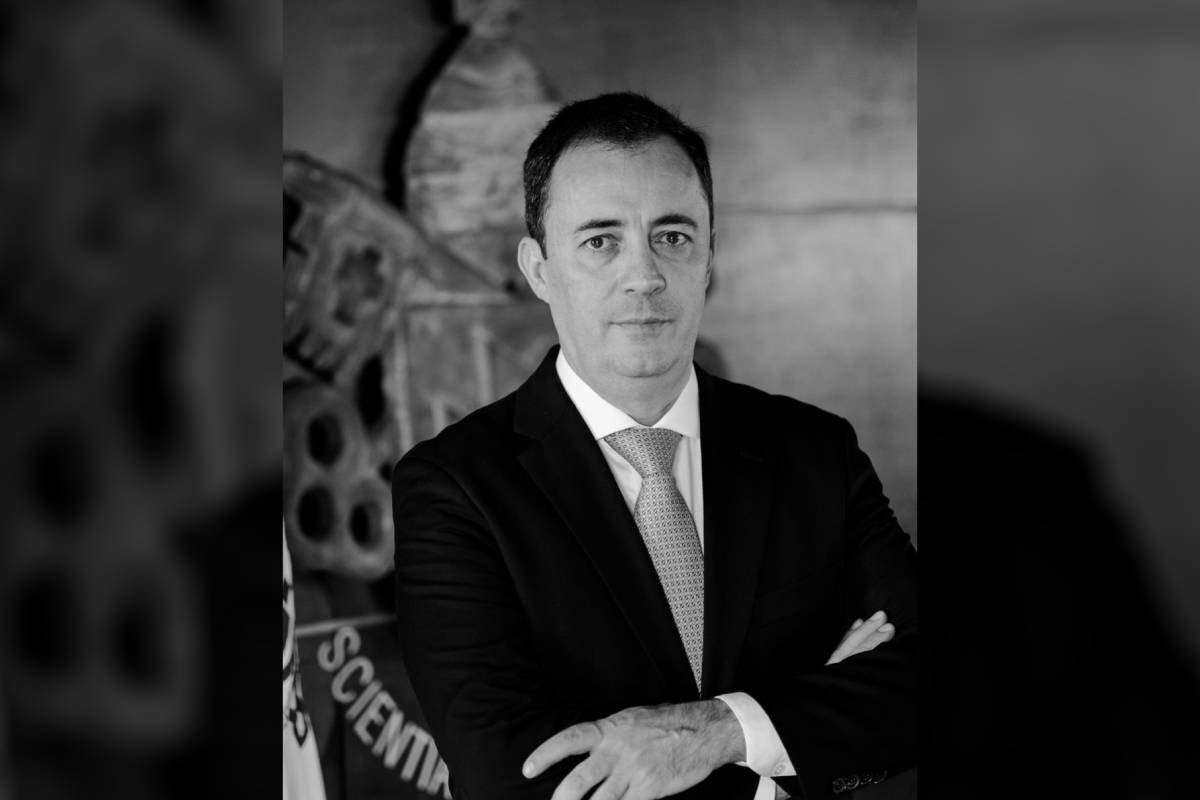 Reitor da PUCPR morreu após atingido por objeto de acrílico nos EUA G1