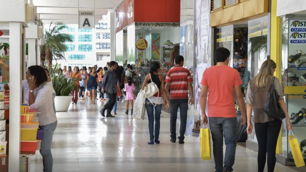 Procon-SP lança consulta virtual para entender hábitos dos consumidores