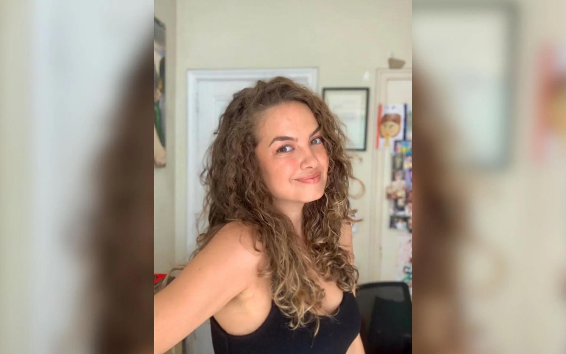 Morre atriz que interpretava Roberta na versão brasileira de Rebeldes abc+