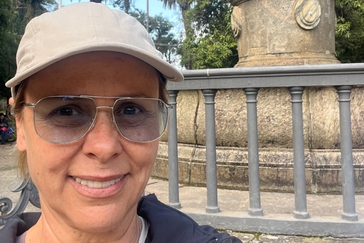Giulia Gam revela excesso de medicamentos e mudança de vida