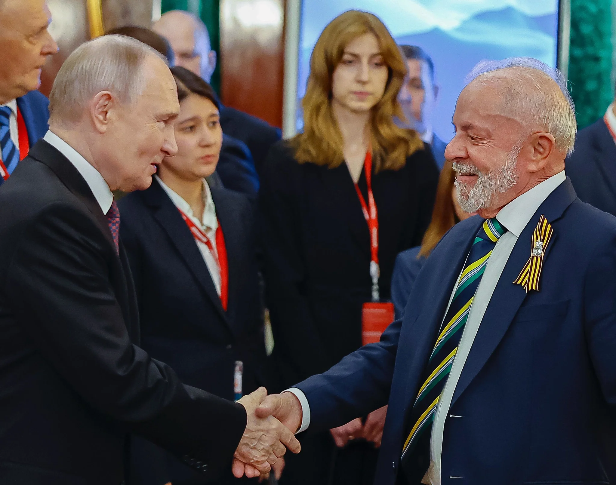 Putin fala em prolongar colaboração para desenvolver cooperação bilateral ao parabenizar Lula abc+