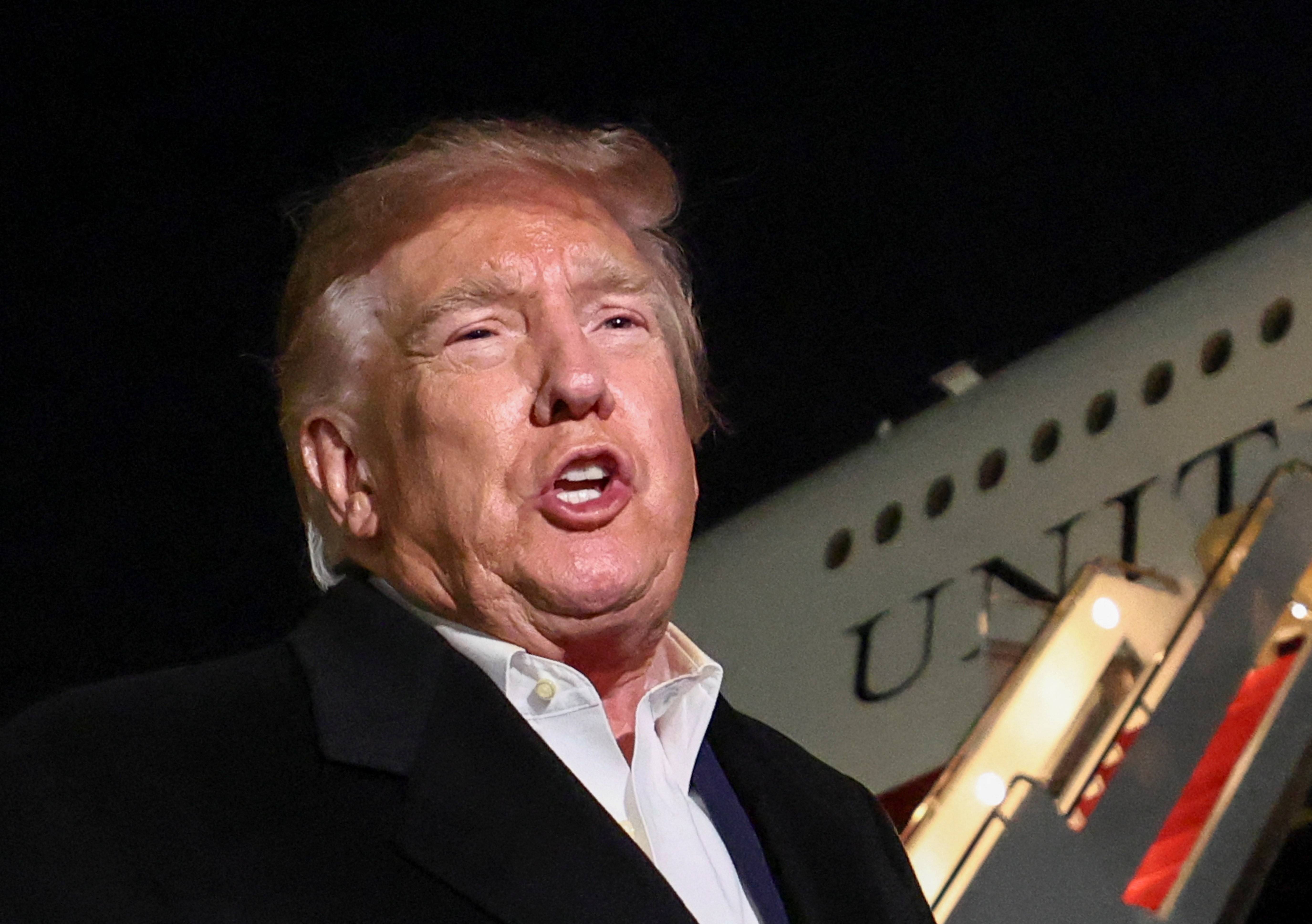 Trump diz que aprova ida de Flávio Bolsonaro aos EUA G1