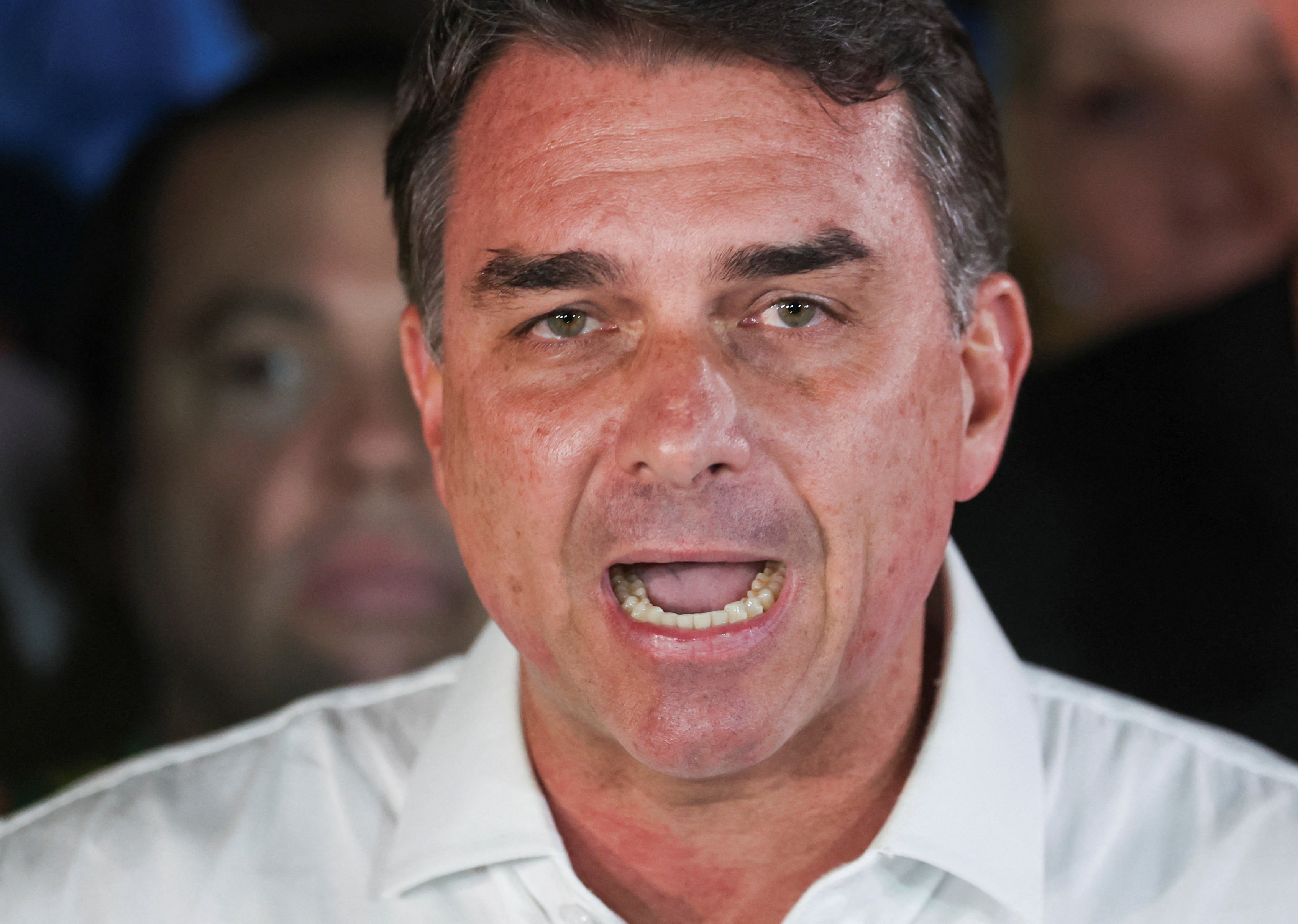 Democratas condenam asilo do governo Trump a Flávio Bolsonaro G1